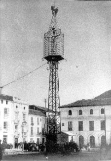 Torre de hierro de la plaza del Ayuntamiento