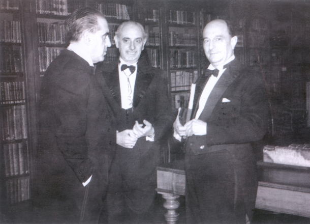 Esteban Terradas junto a Gregorio Maran (dcha) y a Jos Mara Pemn (centro).